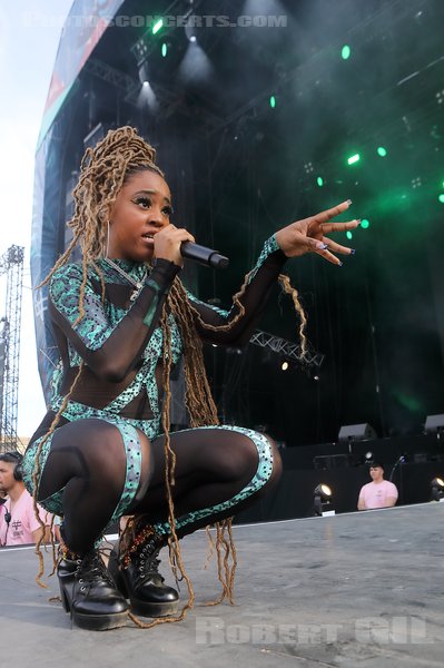 MAUREEN - 2024-08-16 - CHARLEVILLE-MEZIERES - Square Bayard - Zanzibar - 